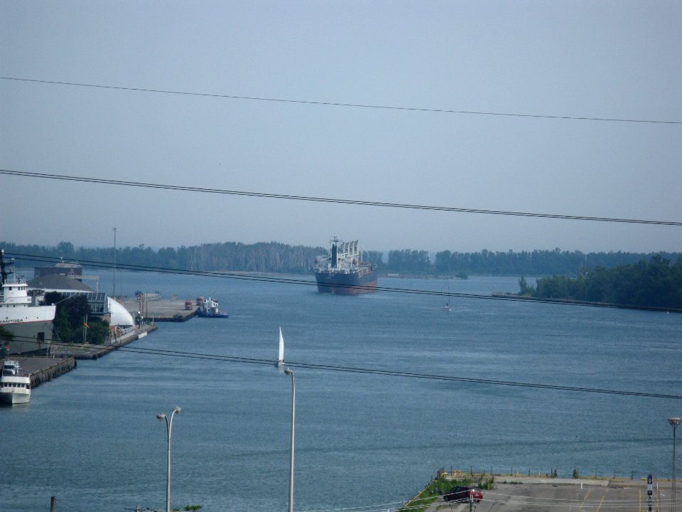 Bulk carrier leaving Redpath -av