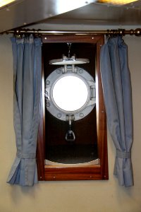 Bullauge in der Offiziermesse Moelders