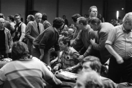 Buitengewoon congres CPN over nieuw partijprogram in RAI emotie bij congresdeel, Bestanddeelnr 932-8560