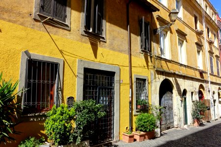 Buildings in Trastevere - Rome, Italy - DSC00346