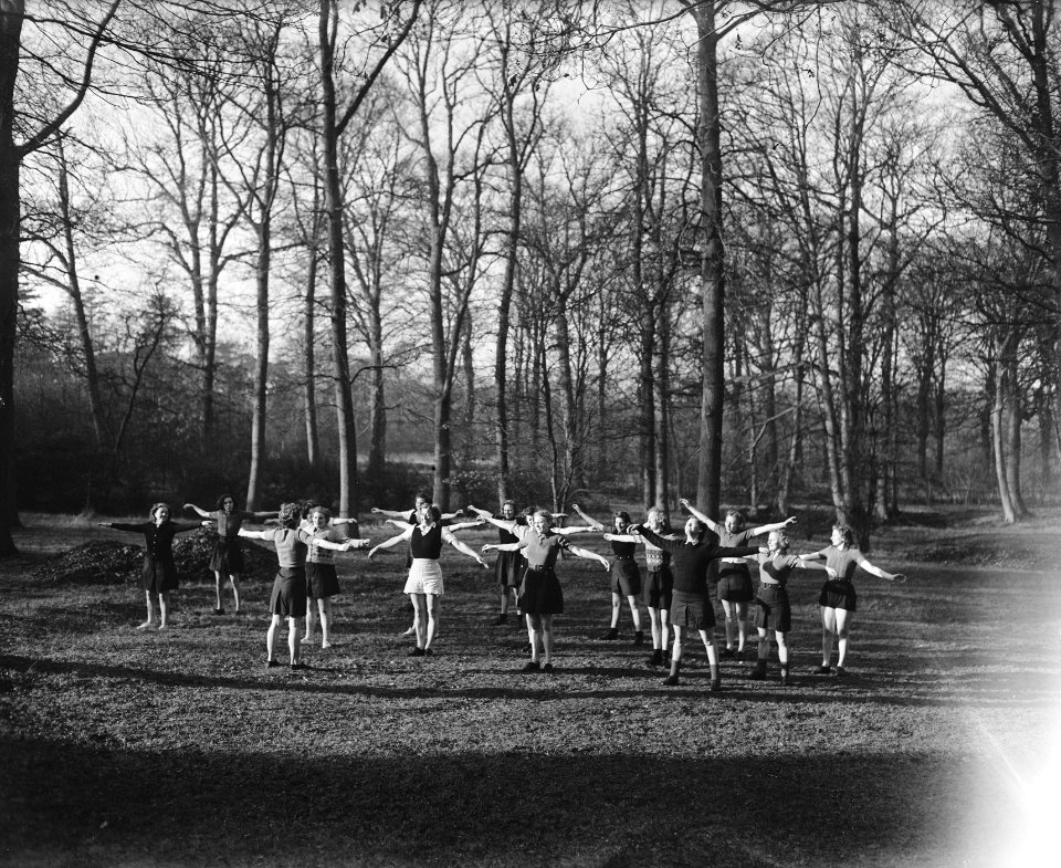 Buitenplaats Leyduin te Vogelenzang. Buitengymnastiek, Bestanddeelnr 902-5671