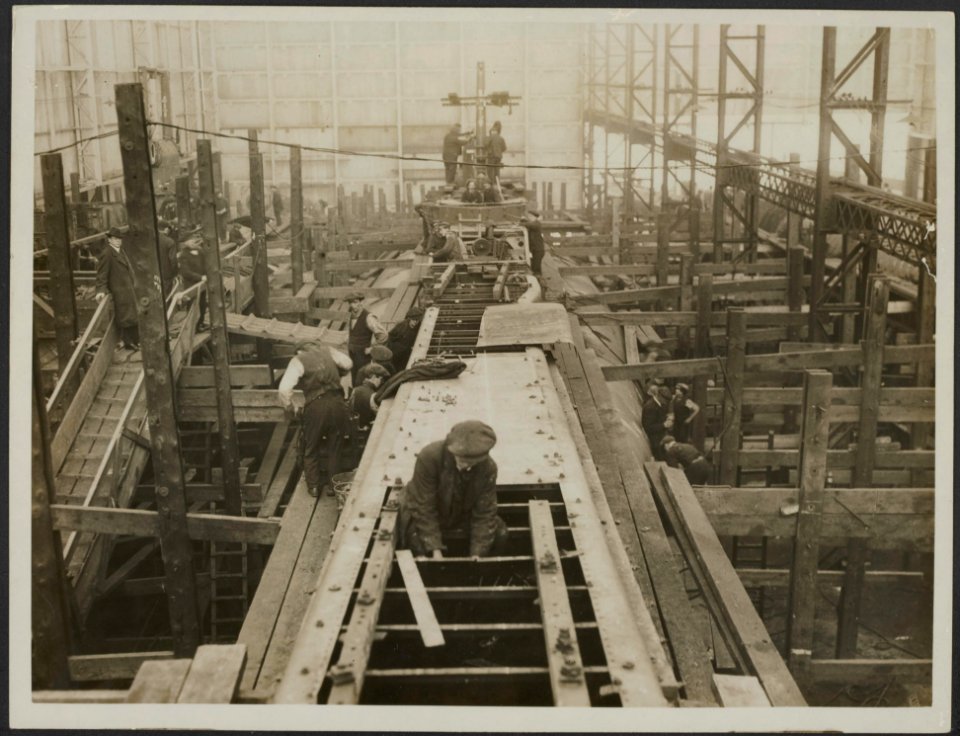 Building Submarines, Bestanddeelnr 158-2669