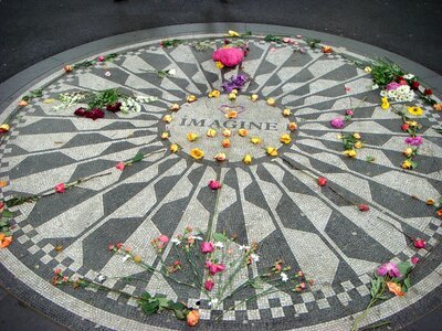 Central park the beatles strawberry fields photo