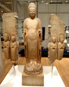 Buddha and attendants, China, Northern Qi Dynasty, 550-577 AD, marble - Royal Ontario Museum - DSC09810