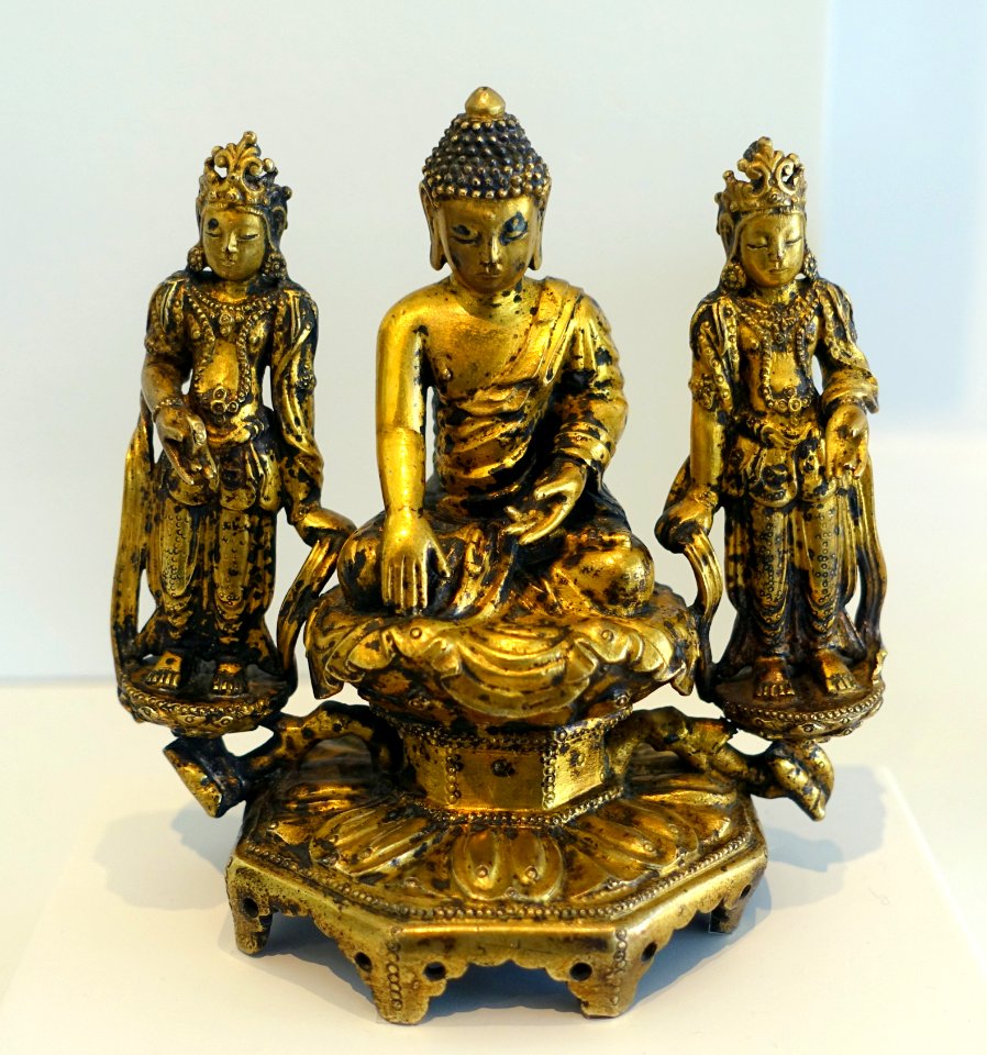 Buddhist Triad, Amitabha Buddha with Two Boddhisattvas, probably Avalokiteshvara and Mahasthamaprapta, Korea, Choson dynasty, mid 1400s, gilt silver - Arthur M. Sackler Museum, Harvard University - DSC00882