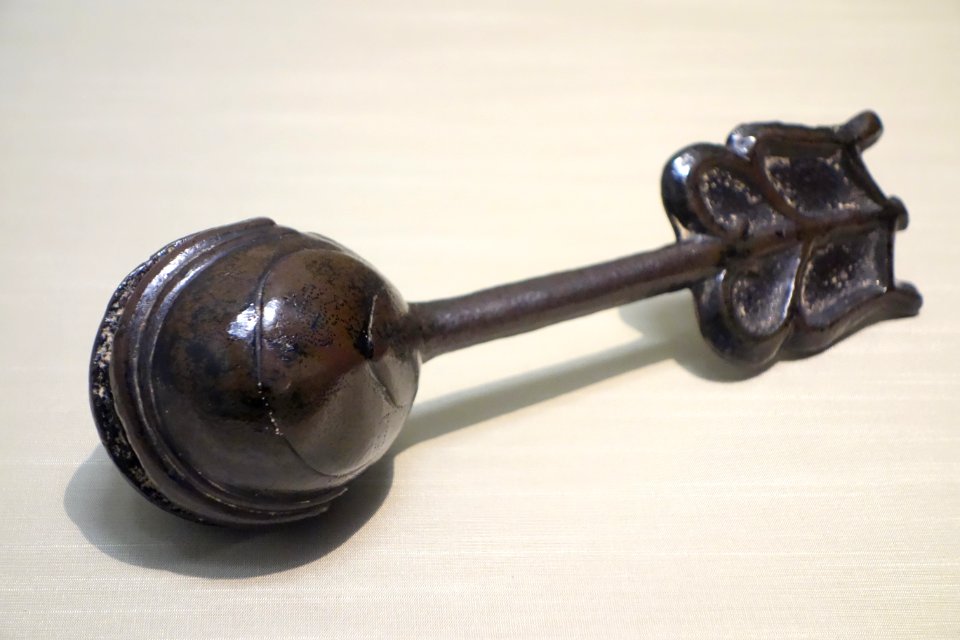 Buddhist Bell (nyo) with Three-Pronged Handle, Nara-Heian period, 8th-9th century, bronze - Tokyo National Museum - DSC05675
