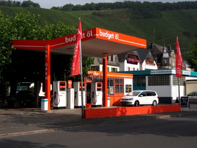 Budget öl tankstelle an die Mosel