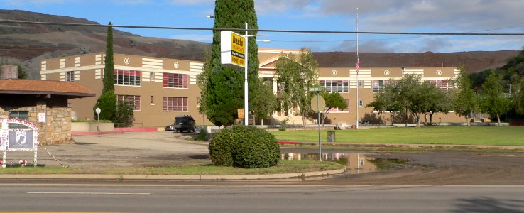 Bullion Plaza School from SE 3