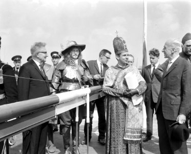 Bundestrasze 403 te Coevorden officieel in gebruik geste de Bisschop van Munster, Bestanddeelnr 915-0762