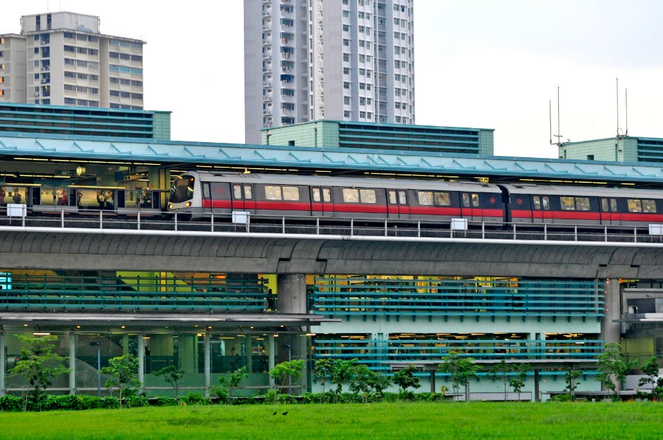 Buona-Vista-MRT-Station-02-fws