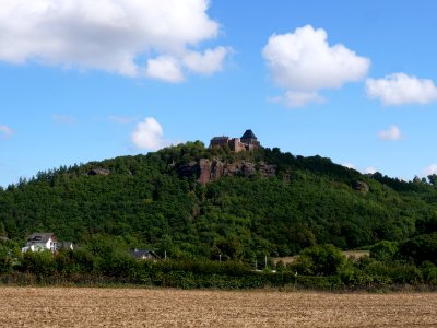 Burg Nideggen from valley 08