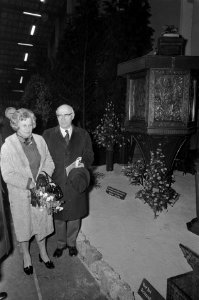 Burg Samkalden opent Westfriese Flora in Bovenkarspel mw Samkalden en Samkal, Bestanddeelnr 927-7616