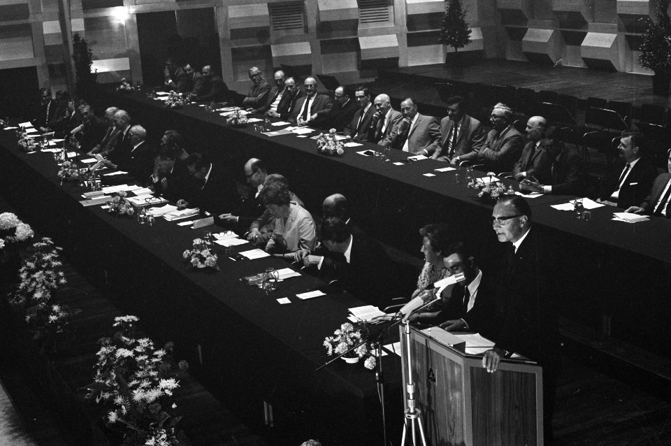 Buitengewone deputantenvergadering ARP in Doelen Rotterdam, Bestanddeelnr 921-4362