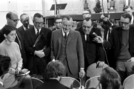 Buitengewone Algemene Vergadering AVRO in Hilversum, voorzitter mr. dr. L.H. Slo, Bestanddeelnr 920-0590