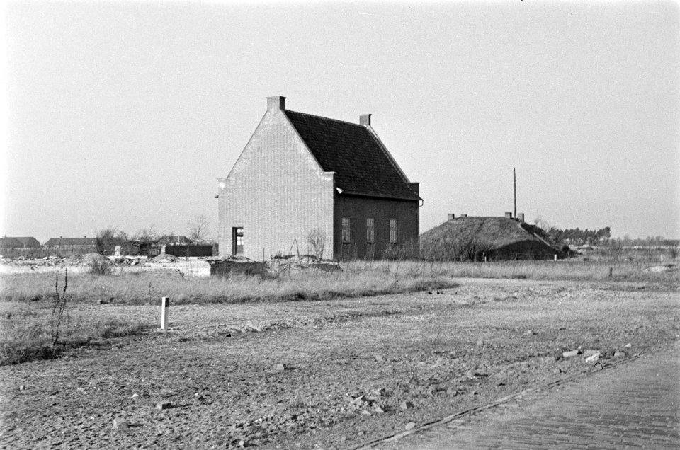 Bunker met tot woning verbouwde hangarvleugel, Bestanddeelnr 170-0147