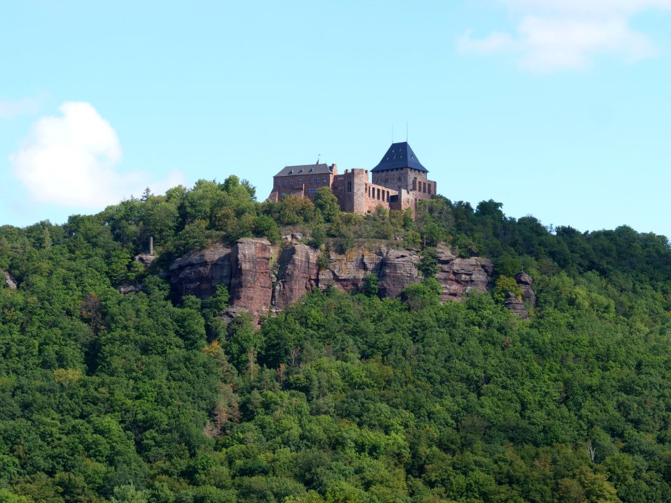 Burg Nideggen from valley 09