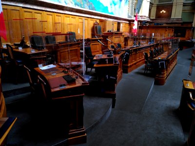 Bundeshaus mit Plexiglasschutz 04