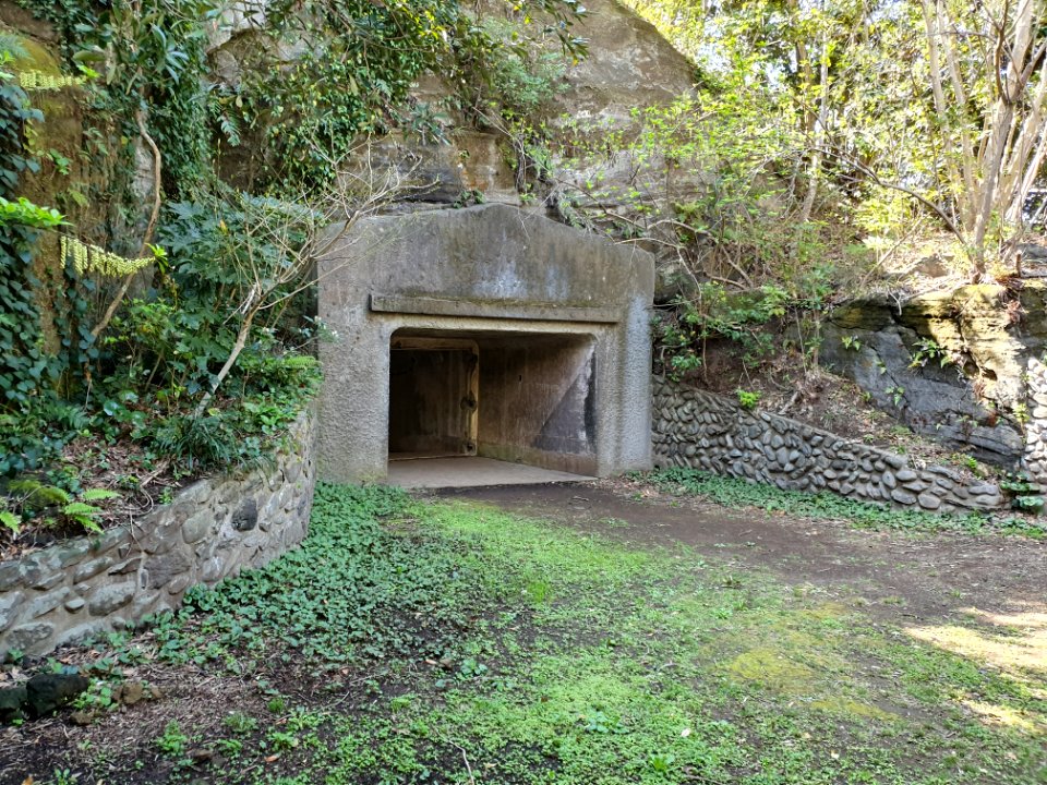 Bunker in Taibusa 17