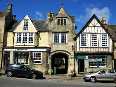 Buildings on Burford High St 5