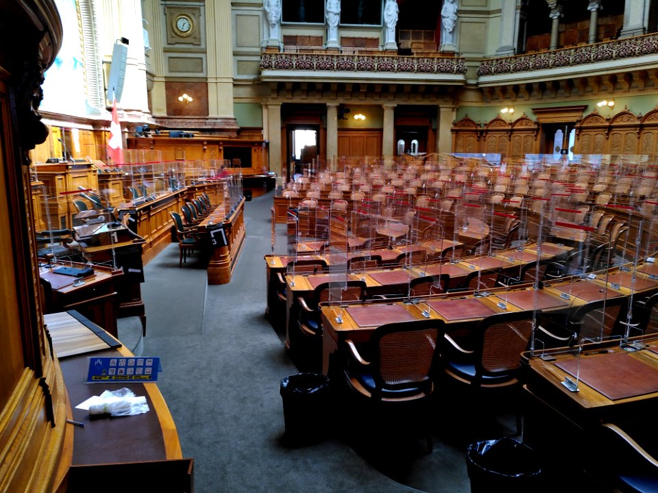 Bundeshaus mit Plexiglasschutz 06