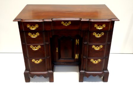 Bureau Table, Boston, 1735-1745, walnut with oak, chestnut, and white pine - Chazen Museum of Art - DSC02573