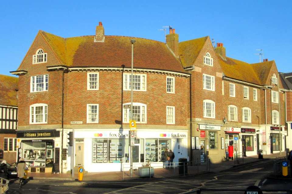 Buildings on corner of High Street and Marine Drive, Rottingdean (December 2016)