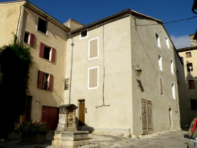 Buis-les-Baronnies Place Francou 4