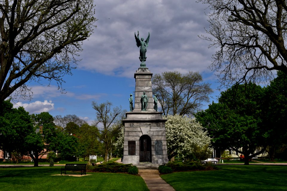 Bureau County Soldiers and Sailors Monument