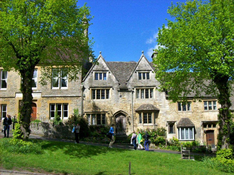 Buildings on Burford High St 7