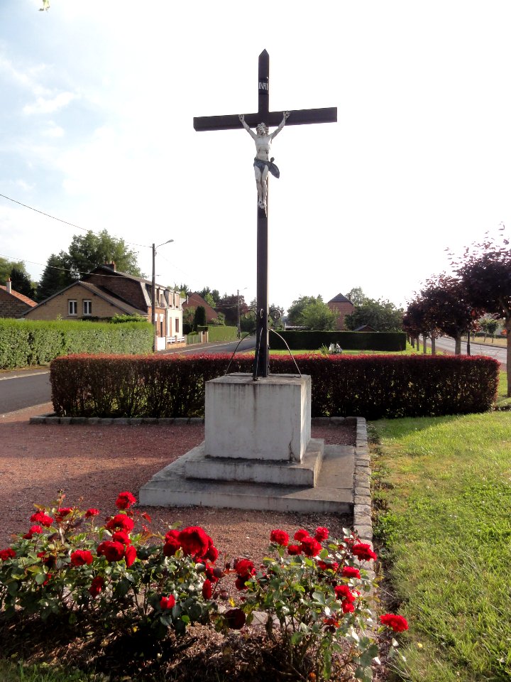 Buire (Aisne) croix de chemin