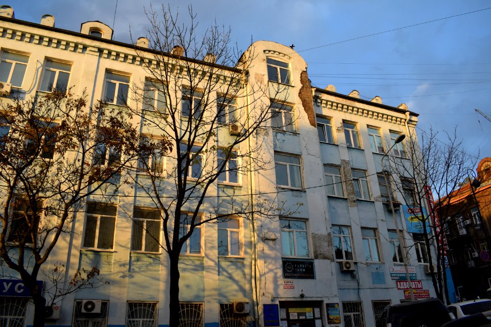 Buildings in Vladivostok c 05