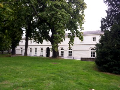 Brussel-Paleis der Academiën-Koninklijke stallen (3)