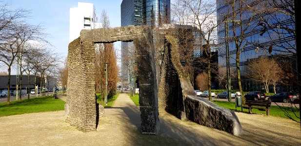 Brussels-Artwork VI of Boulevard du Roi Albert II (4)