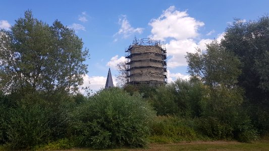 Brustem-Torenburcht en Sint-Laurentiuskerk (2)