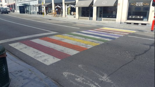 Brussel-Gekleurd zebrapad bij Bozar