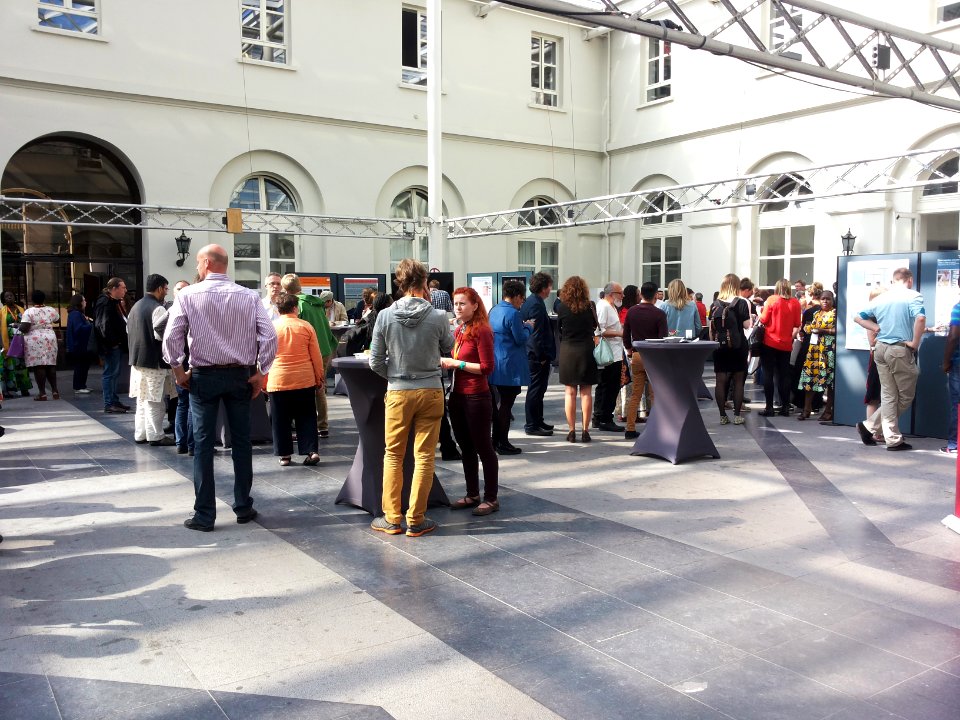 Brussel-Paleis der Academiën-Koninklijke stallen-SOIMA 2015 (2)