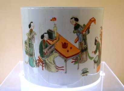 Brush pot with beauties, China, Qing dynasty, Kangxi period, 1662-1722 AD, five colors - Sichuan Provincial Museum - Chengdu, China - DSC04127