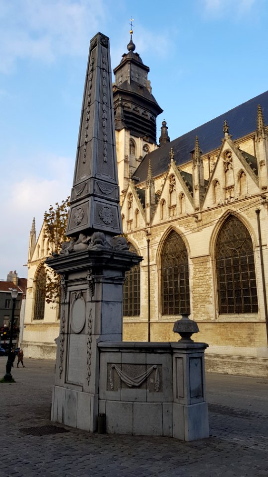 Brussels-Fountain Place de la Chapelle (3)