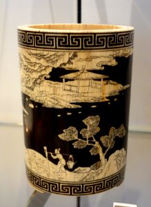 Brush pot, China, Qing dynasty, c. 1725-1800, ivory - Royal Ontario Museum - DSC03956