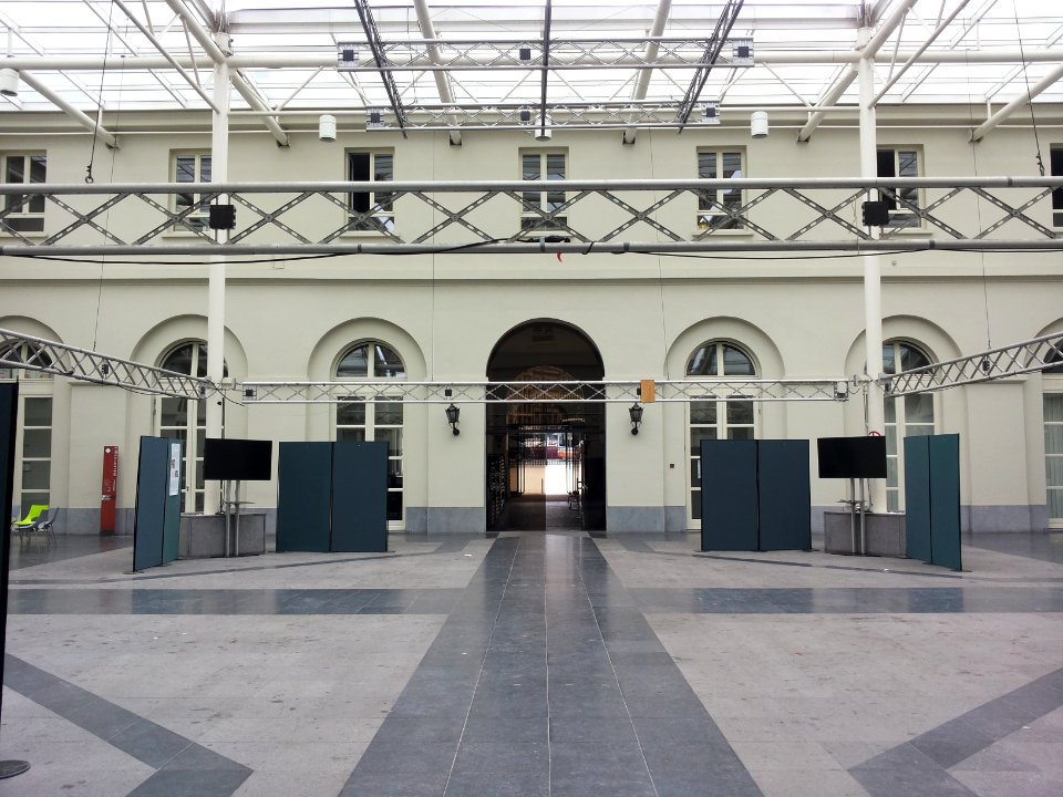 Brussel-Paleis der Academiën-Koninklijke stallen (2)
