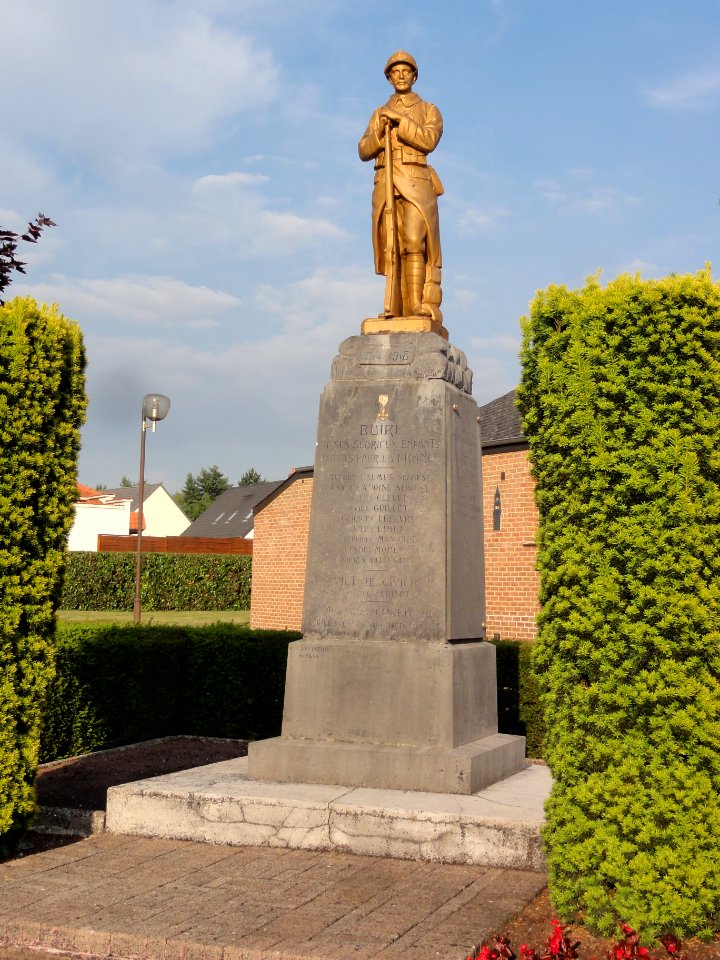 Buire (Aisne) monument aux morts