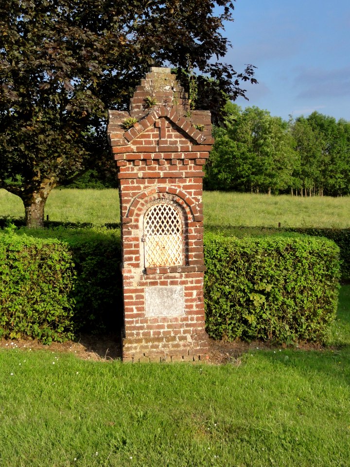 Buire (Aisne) oratoire ND des 7 douleurs