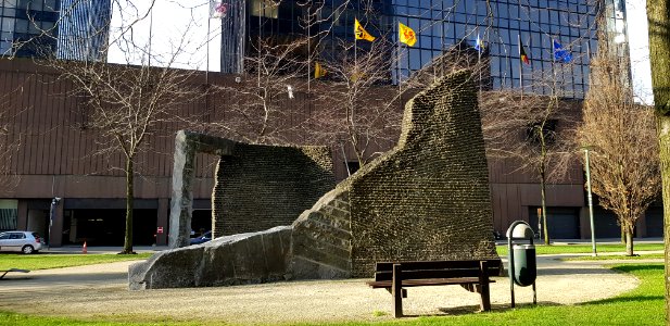 Brussels-Artwork VI of Boulevard du Roi Albert II (2)