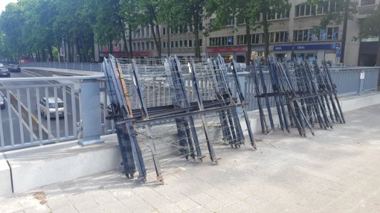 Brussel-Versperringen ter voorbereiding op Amerikaanse president (1)