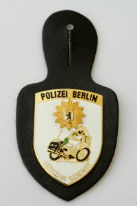 Brustanhaenger.Polizei.Berlin.Verkehrsdienst.Motorrad.P1022138 photo