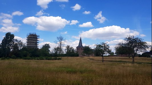 Brustem-Torenburcht en Sint-Laurentiuskerk (1)