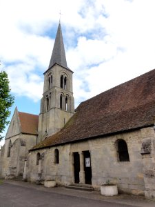 Bruyères-sur-Oise (Val-d'oise) Église Saint-Vivien