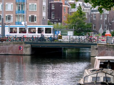 Brug 86 (bakkerijbrug) in de Nieuwe Vijzelstraat over de Lijnbaansgracht foto 2