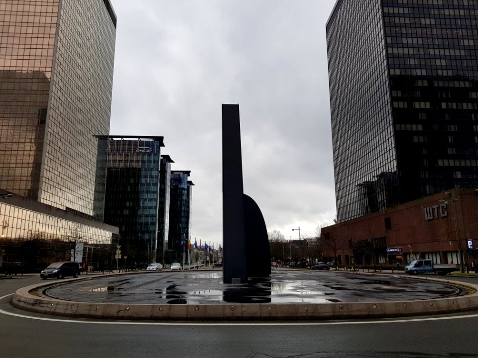 Brussels-Artwork V of Boulevard du Roi Albert II (9)