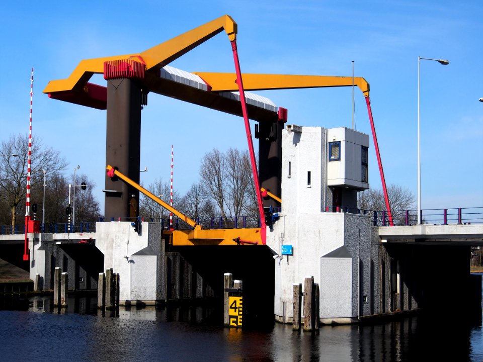 Brug 970 (Bannebrug) in de IJdoornlaan over het Noordhollandsch Kanaal, foto 1